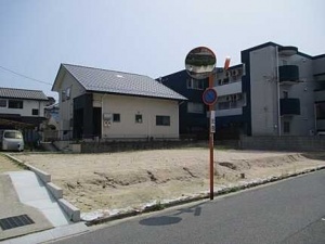 広島市佐伯区三筋一丁目
