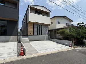 広島市安佐北区亀山南四丁目